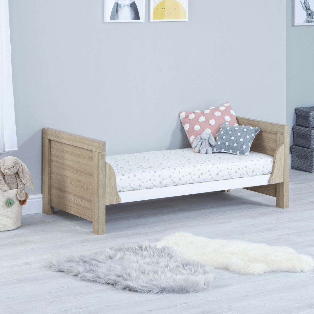 Babymore Luno Cot Bed - White Oak